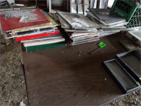 ASSORTMENT OF RECORDS ( TABLE INCLUDED )