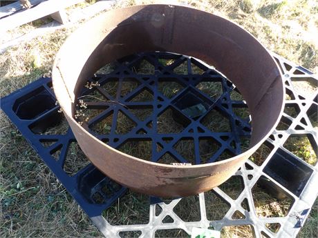 HEAVY STEEL RING ( FIREPIT?)