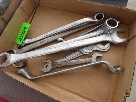 LARGE HEAVY DUTY WRENCHES