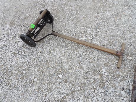 VINTAGE PUSH MOWER