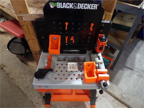 BLACK & DECKER KIDS WORK AREA