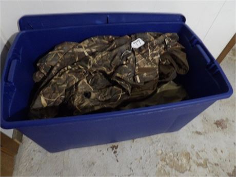 RUBBERMAID W / HUNTING CLOTHES