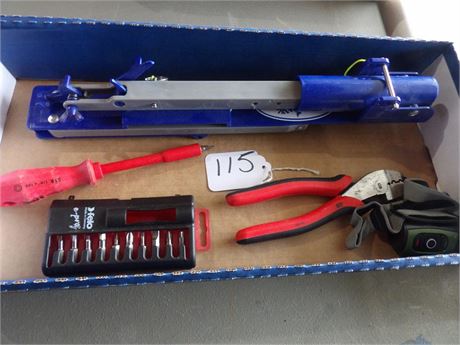 JAR JACKER AUTO ICE FISHING HOOK SETTER - ROD HOLDER- SCREWDRIVER W / ATTACHMENT