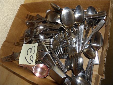 LARGE ASSORTMENT OF SILVERWARE & MEASURING SPOONS
