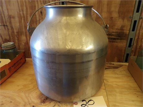STAINLESS STEEL MILK CAN