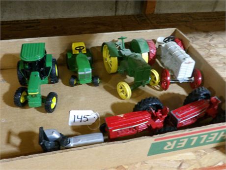 ASSORTMENT OF JD TRACTORS - ANTIQUE TRACTORS