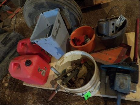 PALLET GAS CANS - CHAINSAW - ETC