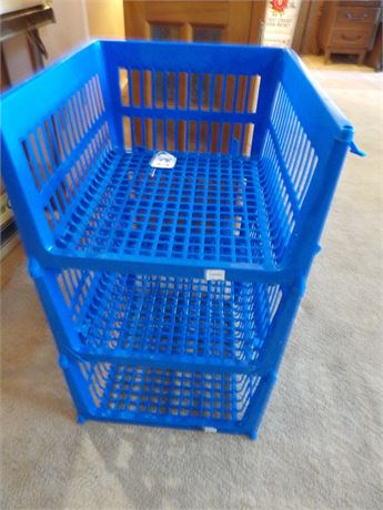 LARGE PLASTIC ORGANIZERS ( 3 )