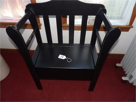 CHILDS WOODEN BENCH