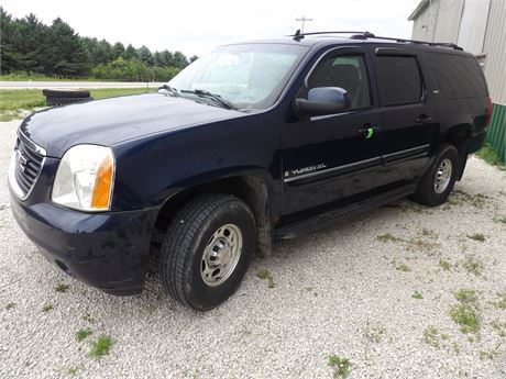 2007 GMC YUKON XL 4x4 ( HAS TITLE )