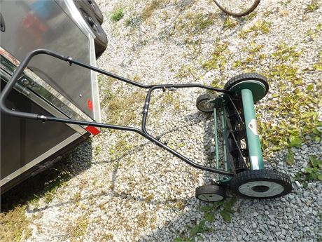 PUSH TYPE REEL MOWER