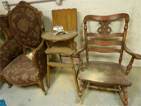 LARGE ASSORTMENT OF VINTAGE CHAIRS