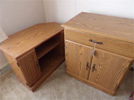 CABINET - TV STAND 28"Wx30"H