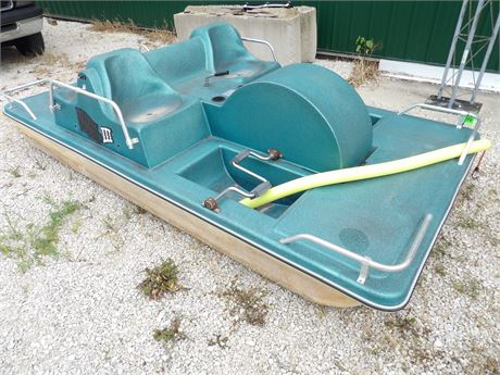 PADDLE WHEELER PADDLE BOAT
