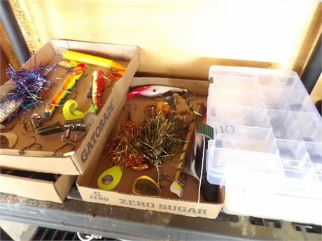 LARGE ASSORTMENT OF FISHING LURES