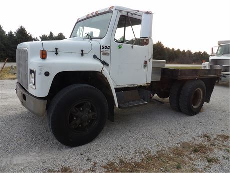 1987 IH 504 JEM MOTOR S1700 FLATBED TRUCK ( HAS TITLE )