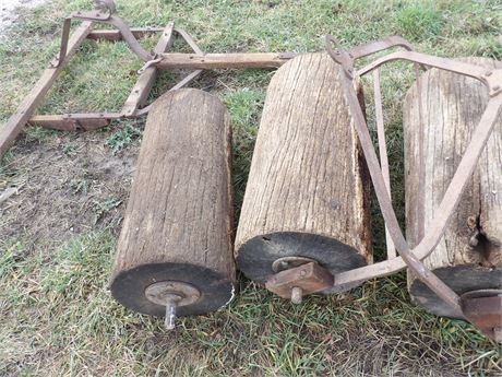 VINTAGE 3 PC. WOOD ROLLER