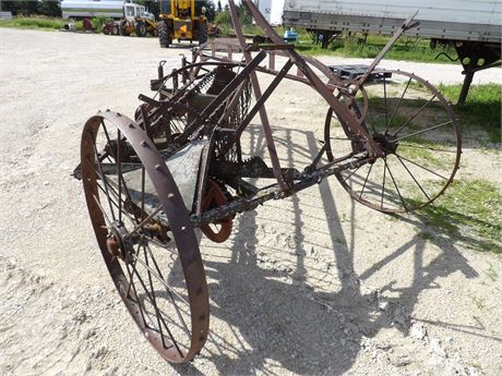 VINTAGE HAY RAKE