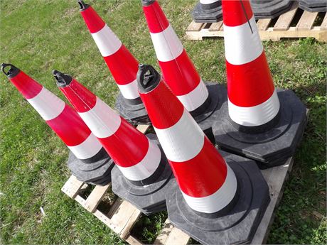 YARD CONES ( 20 TOTAL )
