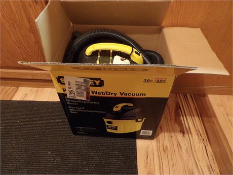 STANLEY 3 GAL. WET/DRY VAC