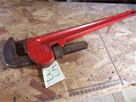 HEAVY DUTY PIPE WRENCH 36" APPROX.