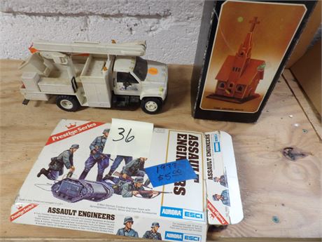 MISC COLLECTIBLES - TOY TRUCK - ASSAULT ENGENTEEN