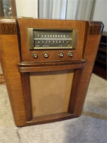 CORONADO CONSOLE RADIO