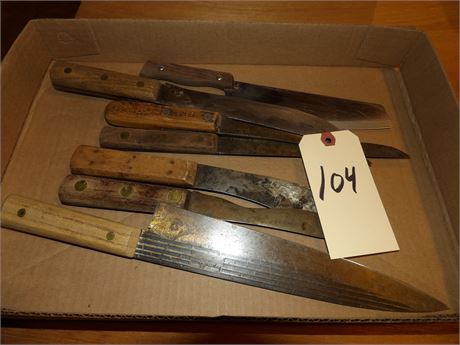 ASSORTMENT OLD KNIVES