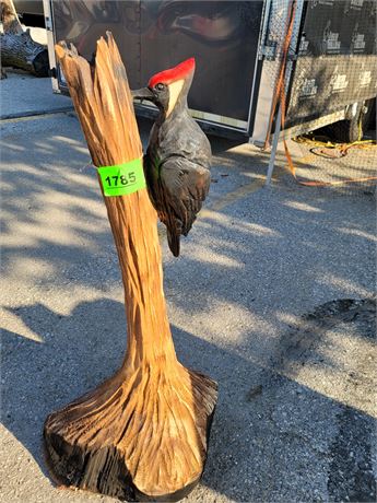 WOODPECKER CHAINSAW WOOD CARVING