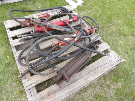 ASSORTMENT HYD CYLINDERS ( SOME W / HOSES )