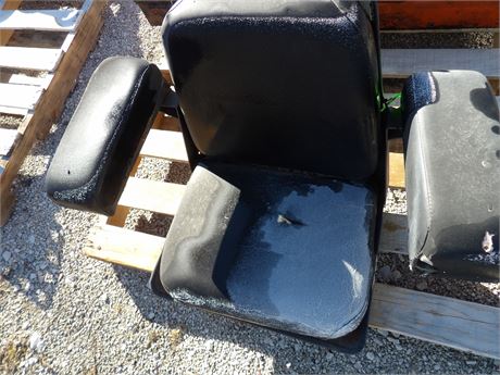 TRACTOR BUCKET SEAT