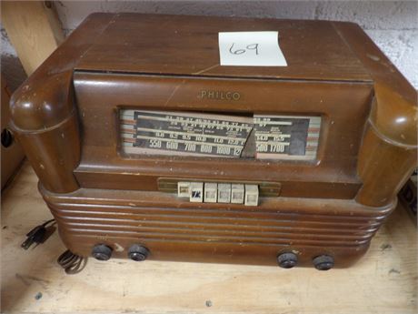 PHILCO VINTAGE RADIO