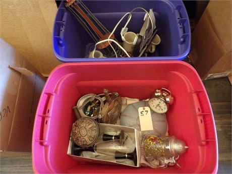 ASSORTMENT OF VINTAGE ITEMS