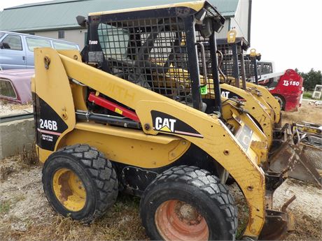 CAT 246B SKID STEER TURBO OPEN CAB -SHOWING 5093 HOURS