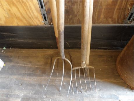 HAND TOOLS - VINTAGE FORK ETC