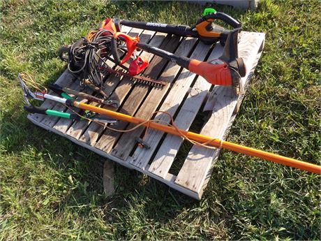 TREE TRIMMER - HEDGE TRIMMER - LAWN TRIMMER
