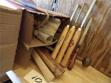 ASSORTMENT OF CHISELS