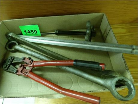 SMALL SIZE BOLT CUTTER PLUS MORE