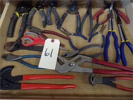 ASSORTMENT OF PLIERS ETC