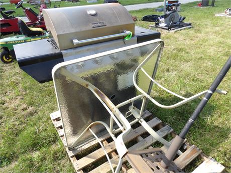 GAS GRILL - TABLE - UMBRELLA