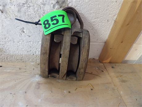 VINTAGE WOODEN PULLEY