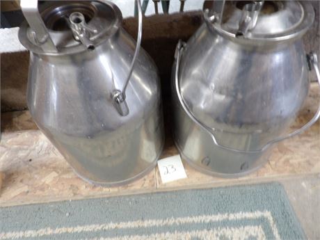 STAINLESS STEEL MILK CANS W / LIDS ( 2 )