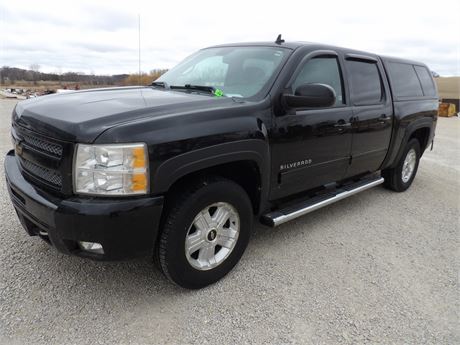 2011 CHEVY SILVERADO 1500 4x4 5.3L ( HAS TITLE ) SHOWING 235,612 MILES