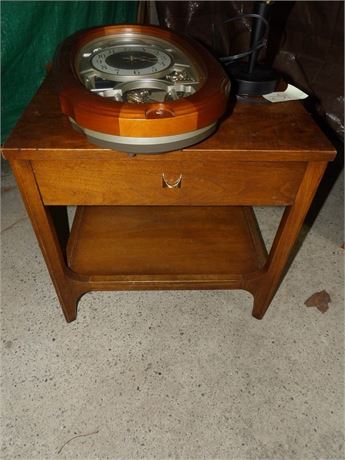 END TABLE - SEIKO CLOCK - LAMP