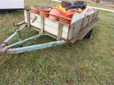 SINGLE AXLE TRAILER LOADED W / MISC ( FLOWER POTS PLUS MORE )