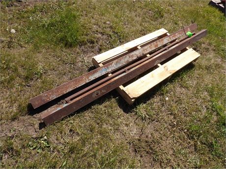 HEAVY ANGLE IRON