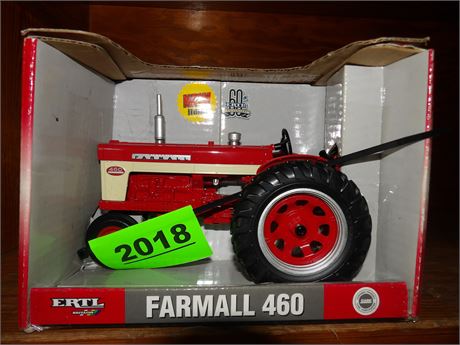 FARMALL 460 TRACTOR ( ERTL )