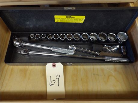 SOCKET SET W / CASE