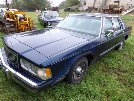 1991 MERCURY GRAND MARQUIS LS 4 DOOR ( BLUE ) ( HAS TITLE )