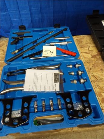 UNIVERSAL VALVE REPAIR KIT W / CASE